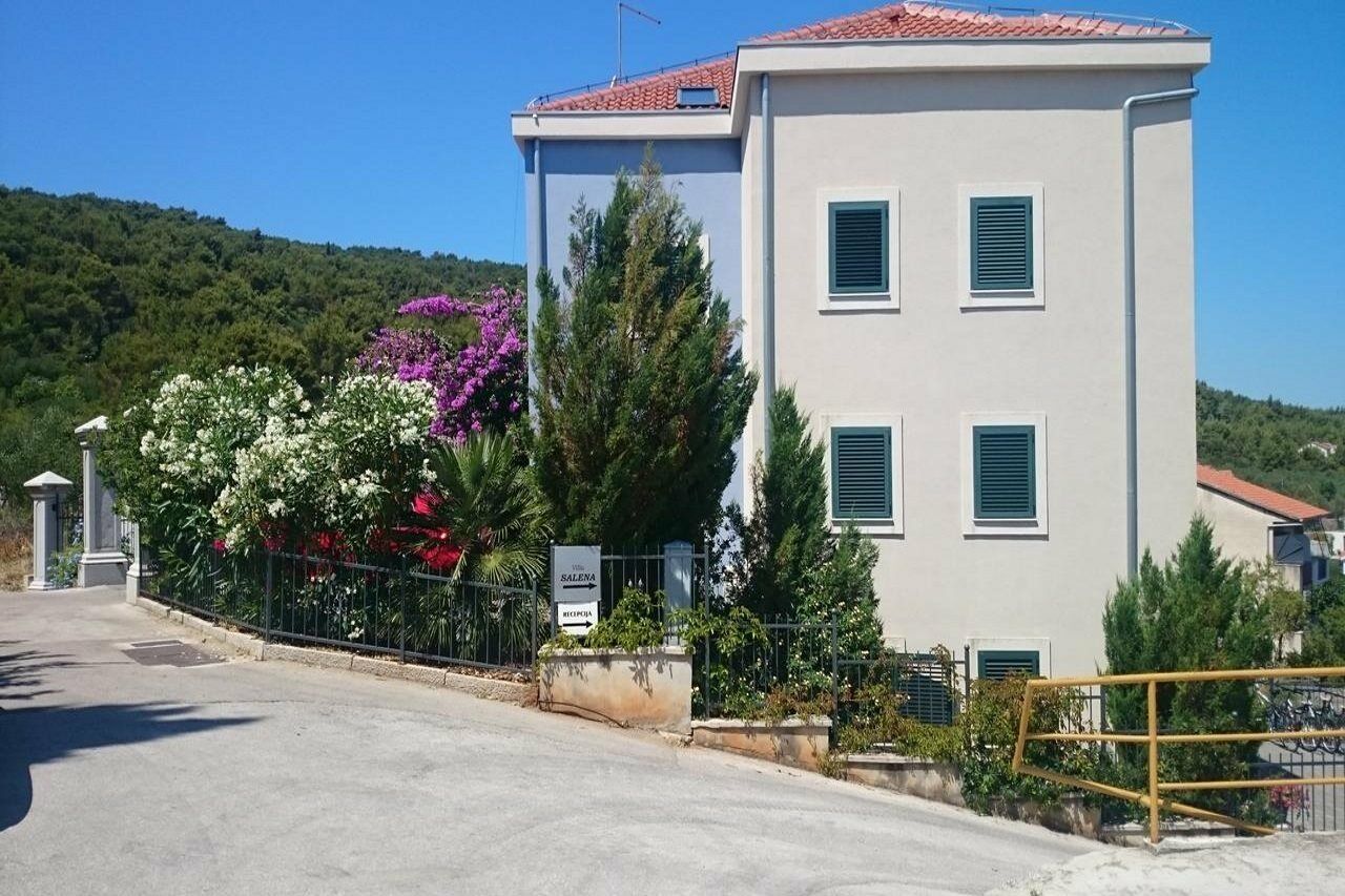 Villa Salena Слатине Экстерьер фото